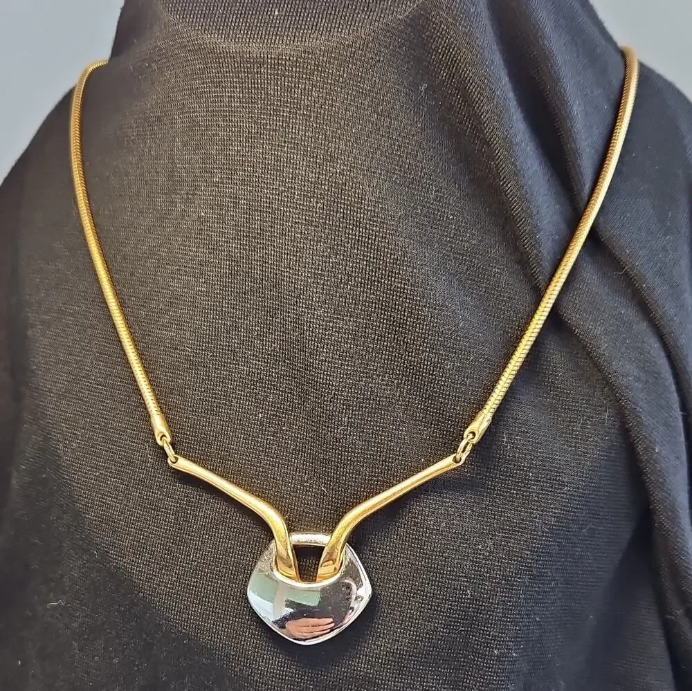 Vtg Artistry Gold Tone Snake Chain Necklace Two Tone Center